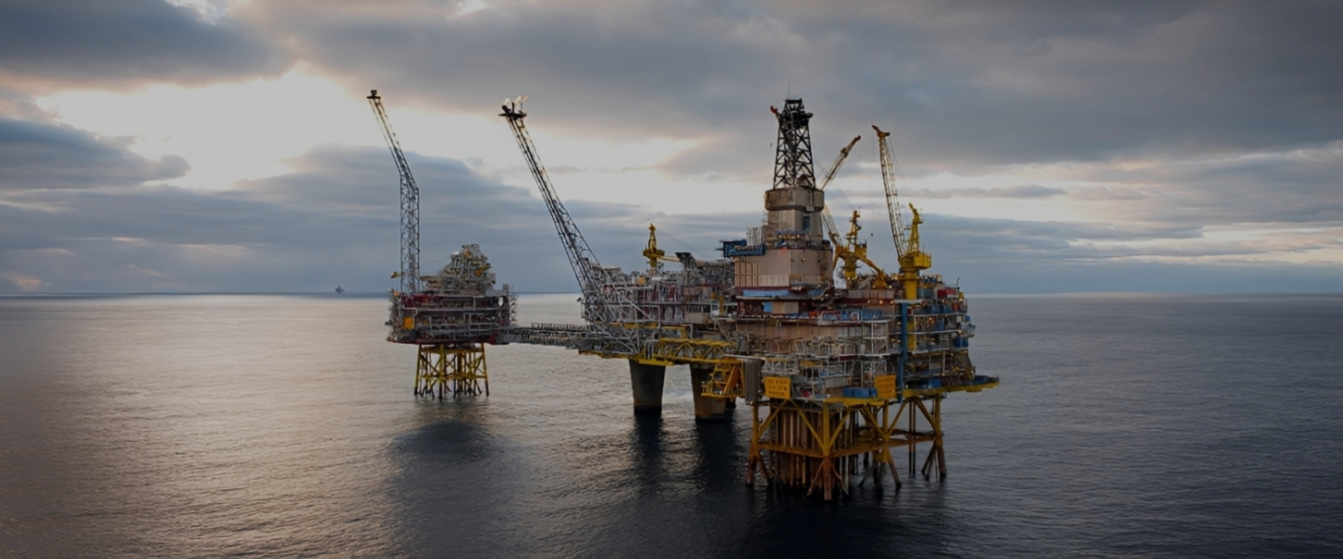 Offshore oil platform